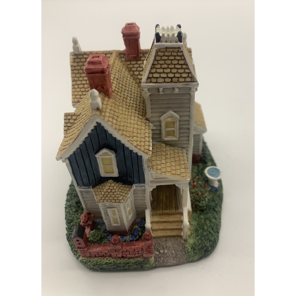 HSE1a Ornithologist House International  Resource Liberty Falls Village